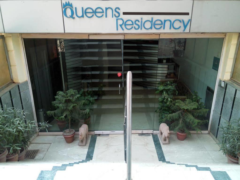 Hotel Queens Residency Ґурґаон Екстер'єр фото